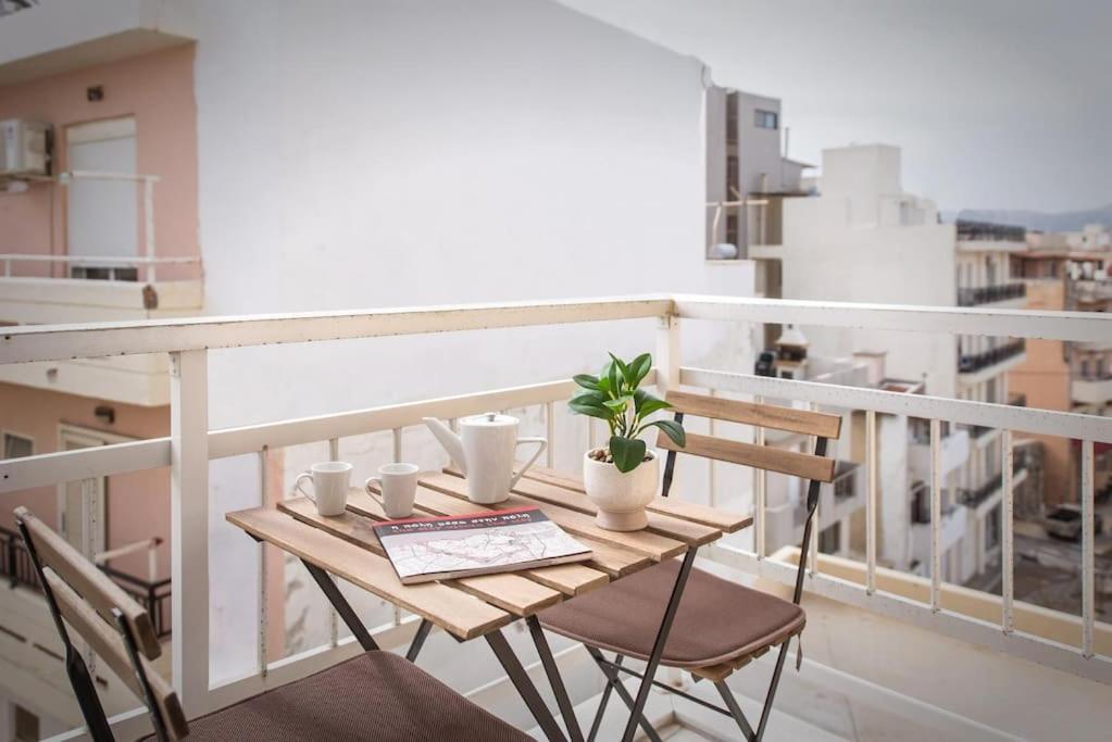 Mojo - Central Cozy Apartment イラクリオン エクステリア 写真